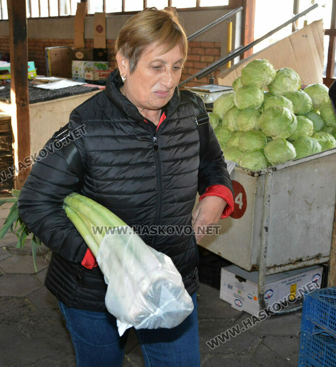В сезона на туршиите: Зелето и зелените домати поскъпнаха на хасковския пазар