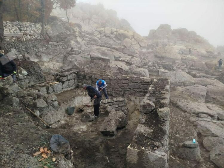 Представиха Свещения квартал Area Sacra на финала на проучванията на Перперикон