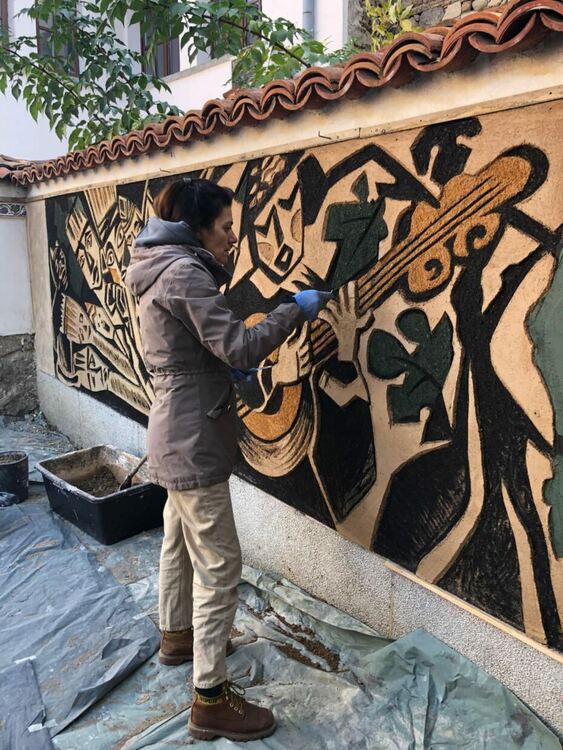 Пано на Антония Славова украсява една от сградите на АМТИИ