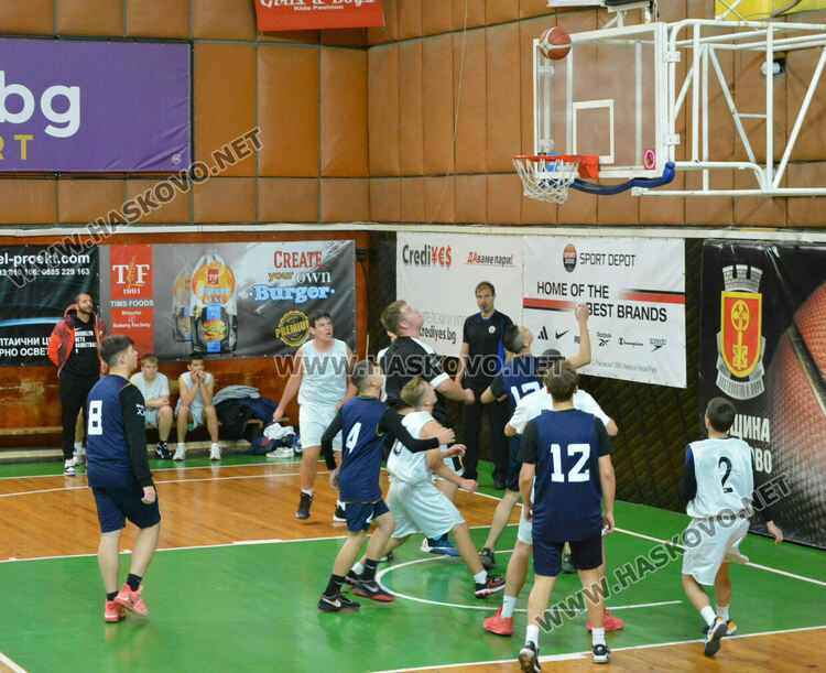 Започнаха ученическите игри по баскетбол в Хасково