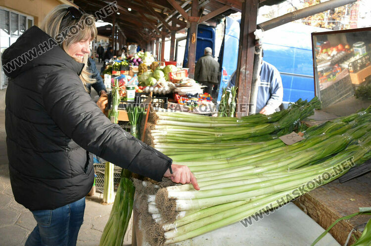 В сезона на туршиите: Зелето и зелените домати поскъпнаха на хасковския пазар