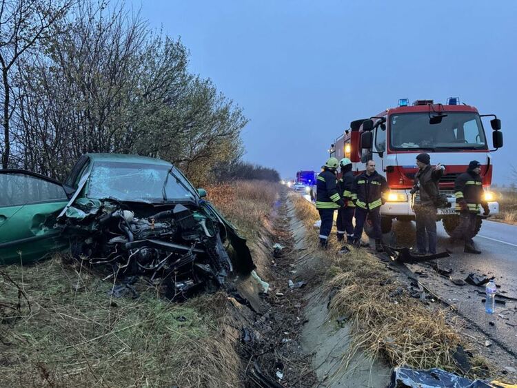 Загинал и трима ранени при челна катастрофа в Хасковско