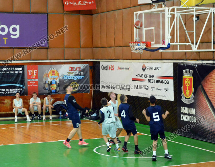Започнаха ученическите игри по баскетбол в Хасково