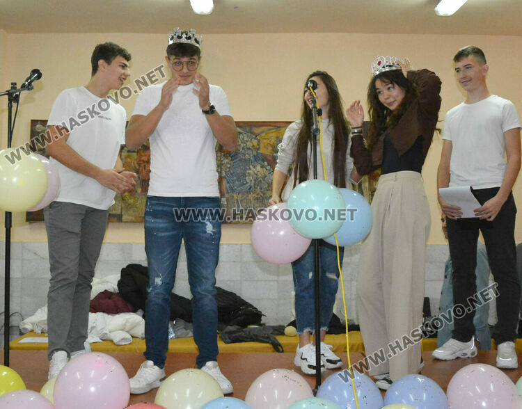 Никола Колев и Скай Томлинсън са новите принц и принцеса на Езиковата гимназия в Хасково