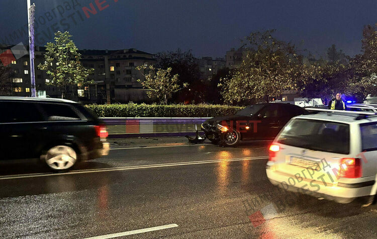 Двама млади водачи катастрофираха в Хасково и Димитровград 