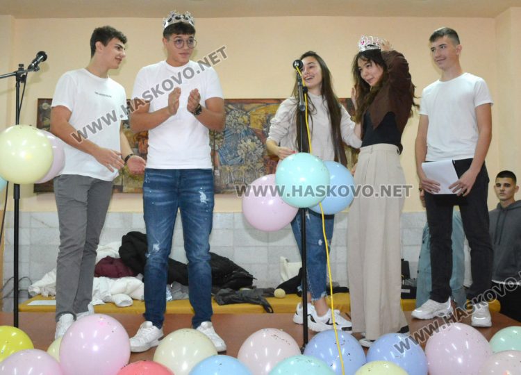 Никола Колев и Скай Томлинсън са новите принц и принцеса на Езиковата гимназия в Хасково