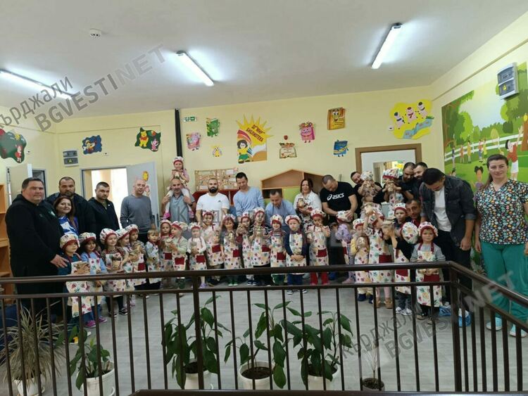 В ДГ"Мир" с инициатива "Да направим туршия с татко"