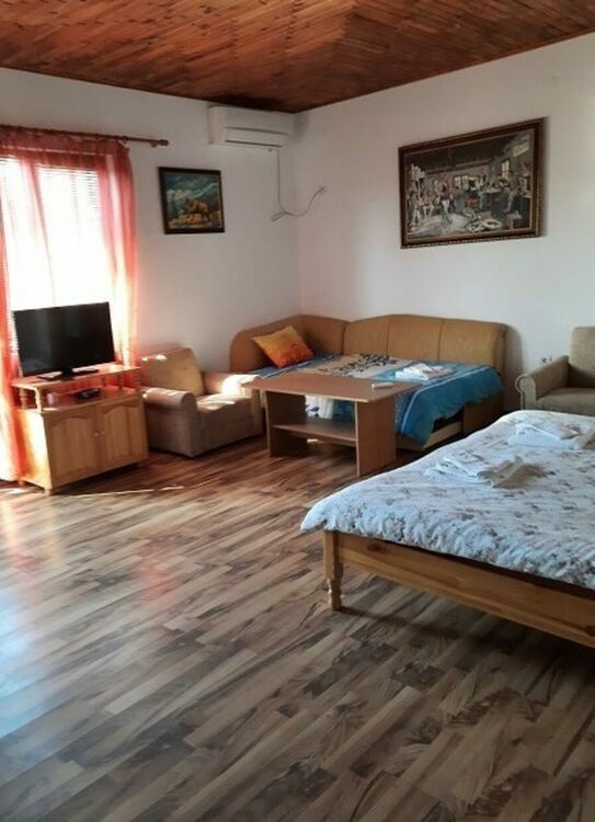 НАП продава къща за гости в подножието на Сакар планина