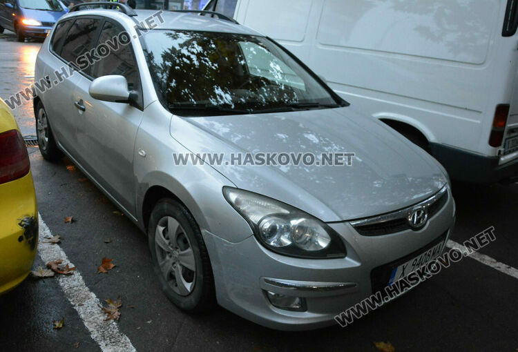 Катастрофа в час пик затрудни движението край Зеленчуковия пазар