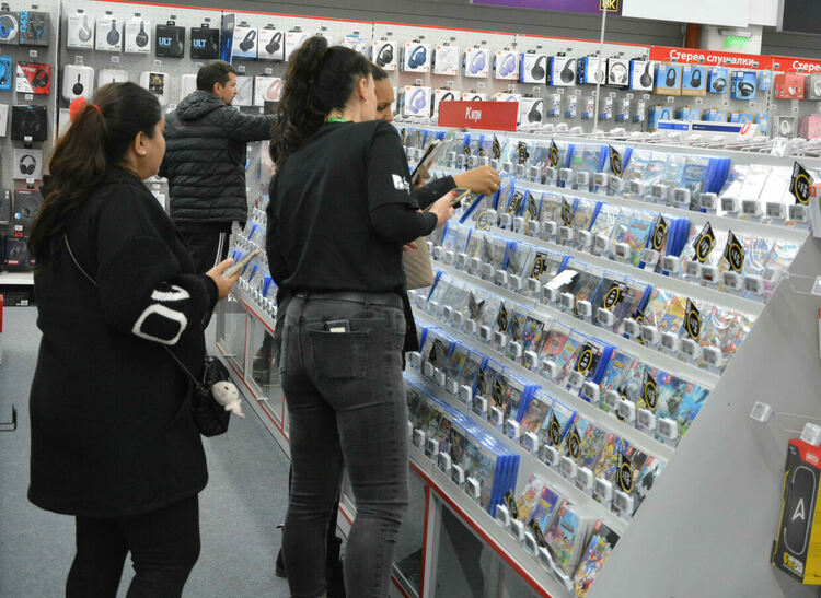 Черният петък в Хасково вече започна в някои от големите магазини 