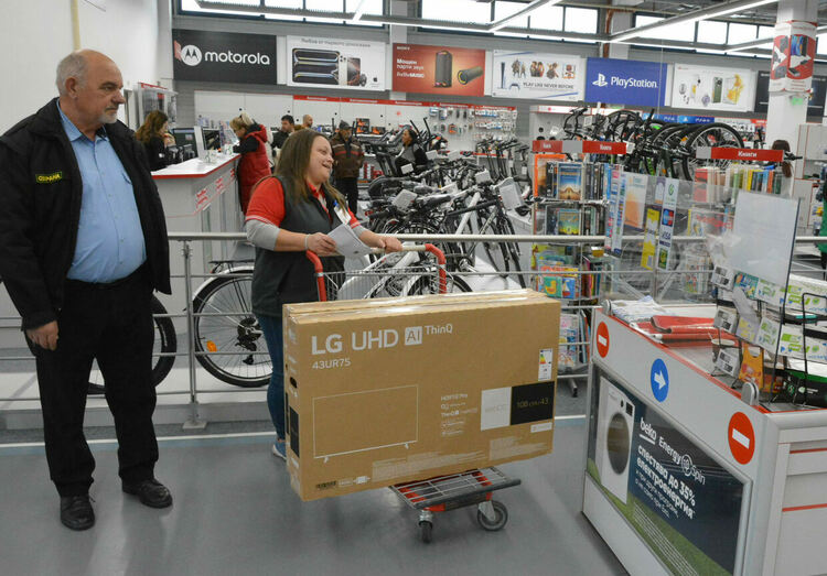 Черният петък в Хасково вече започна в някои от големите магазини 