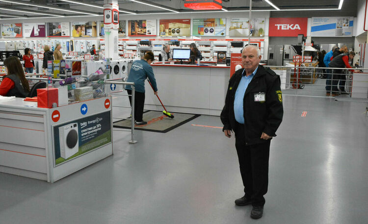 Черният петък в Хасково вече започна в някои от големите магазини 