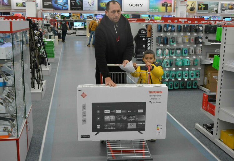 Черният петък в Хасково вече започна в някои от големите магазини 