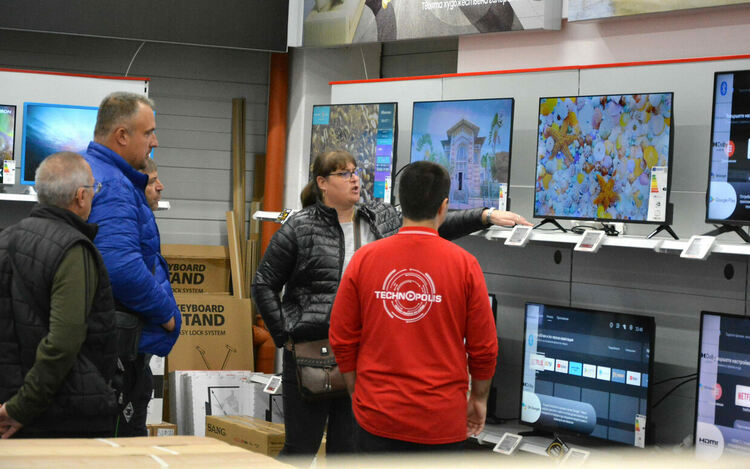 Черният петък в Хасково вече започна в някои от големите магазини 