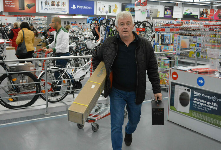 Черният петък в Хасково вече започна в някои от големите магазини 