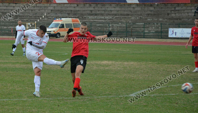 „Саяна“ би последния в класирането