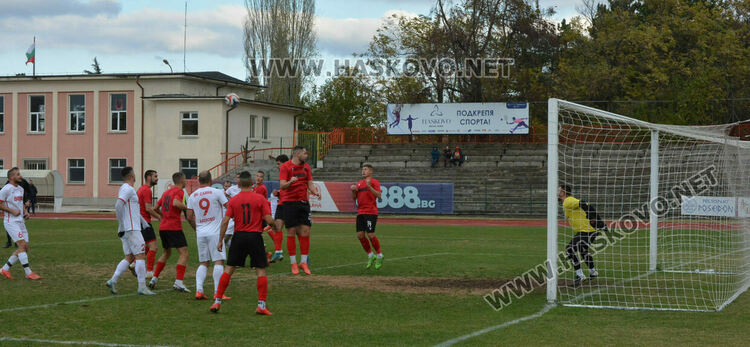„Саяна“ би последния в класирането