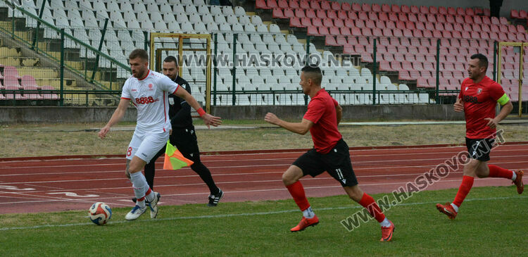 „Саяна“ би последния в класирането