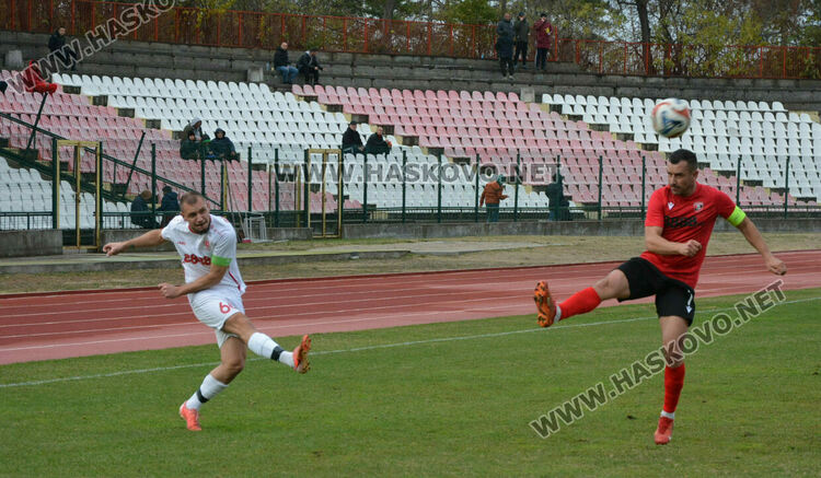 „Саяна“ би последния в класирането