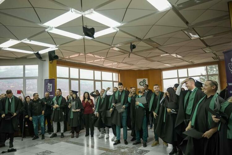 Връчиха дипломите на випуск 2024 на Варненския свободен университет „Черноризец Храбър" – Филиал Смолян