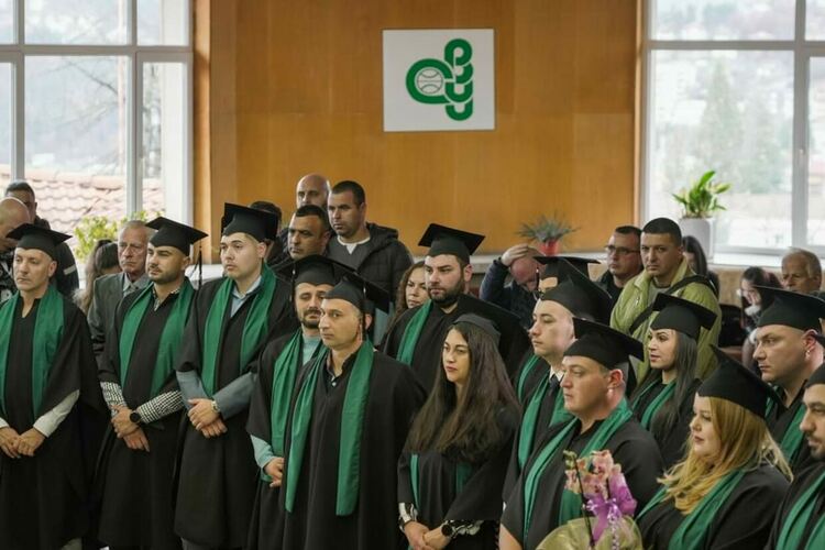 Връчиха дипломите на випуск 2024 на Варненския свободен университет „Черноризец Храбър" – Филиал Смолян