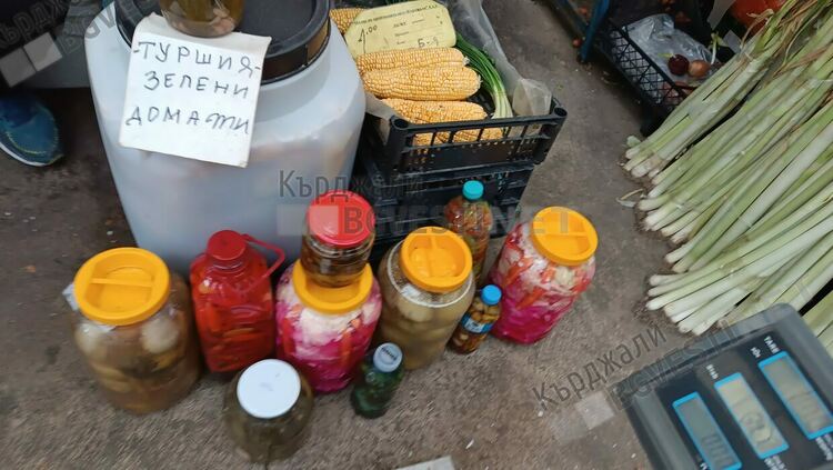 Царската туршия вече е само за царе, в Хасково стигна 14 лв.за килограм, в Кърджали е три пъти по –евтина