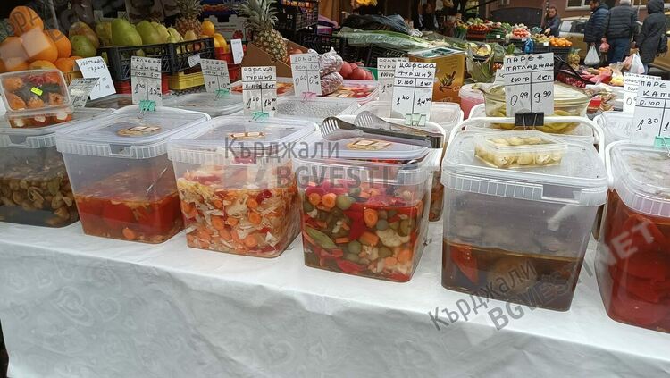 Царската туршия вече е само за царе, в Хасково стигна 14 лв.за килограм, в Кърджали е три пъти по –евтина