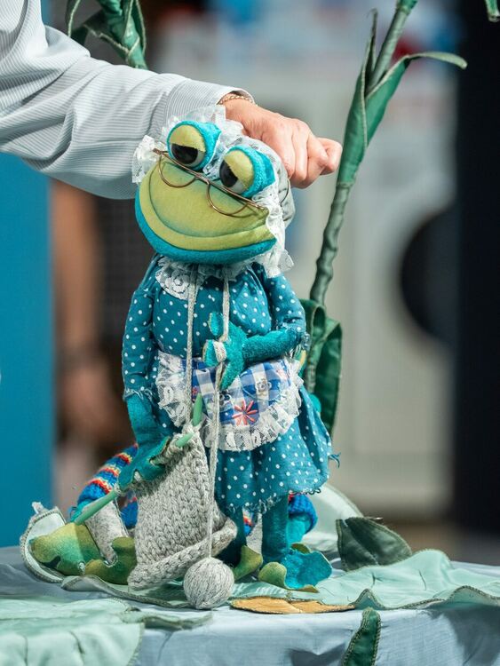 Театър „Дани и Деси“  ще обикаля детските градини по селата в Хасковско