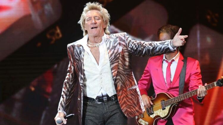 Rod Stewart се разделя със скъпите си коли... заради дупки по пътищата