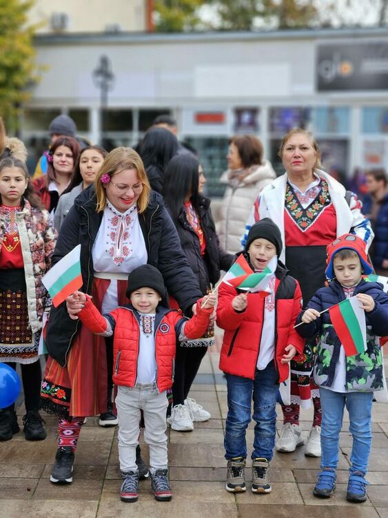С хоро първомайци поставиха финал на Деня на талантливите и щастливите