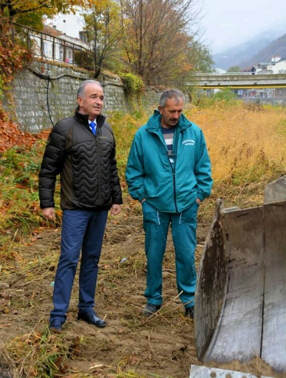 Започна ремонт на коритото на река Чая