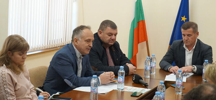 Умъртвяват 180 овце от хасковска ферма заради шарка