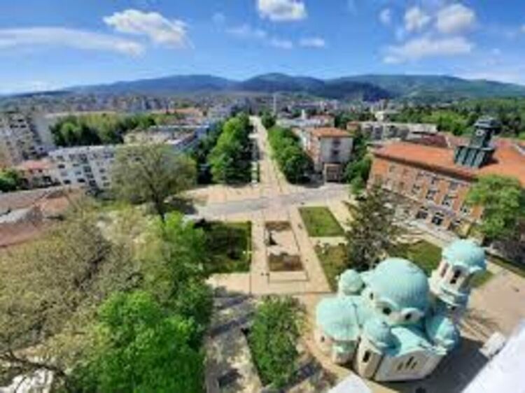 Общинските съветници в Перник ще разгледат и гласуват докладна записка за корекция в поименния списък на капиталовите разходи