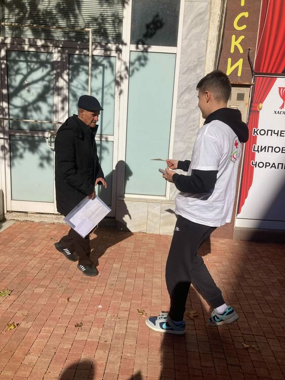 Доброволци от БМЧК Ардино с информационна кампания за правилата за движение по пътищата 