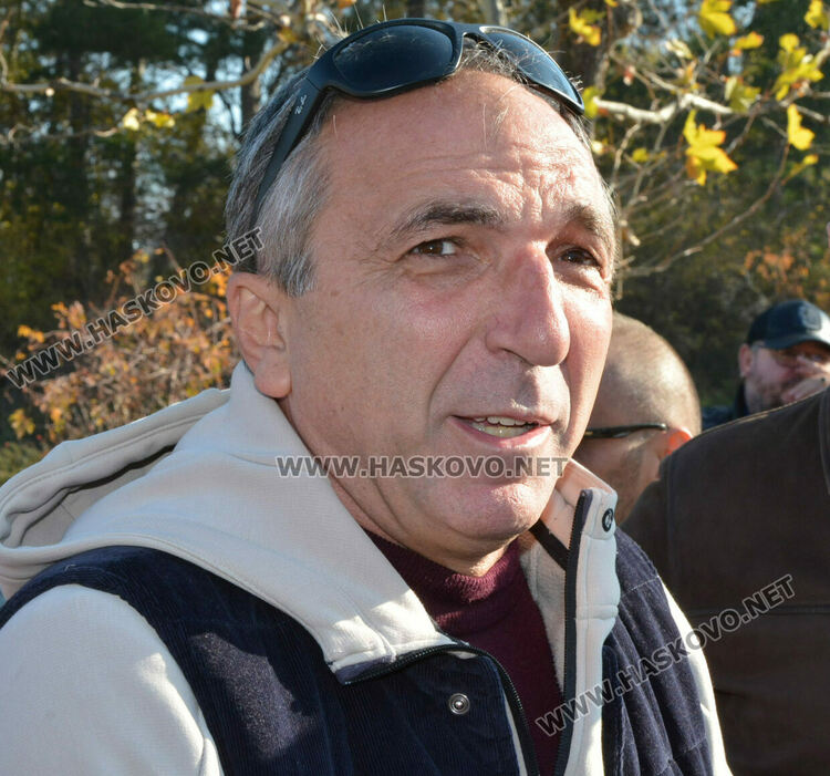 Над 150 таксита се включиха в протеста срещу по-скъпите застраховки в Хасково