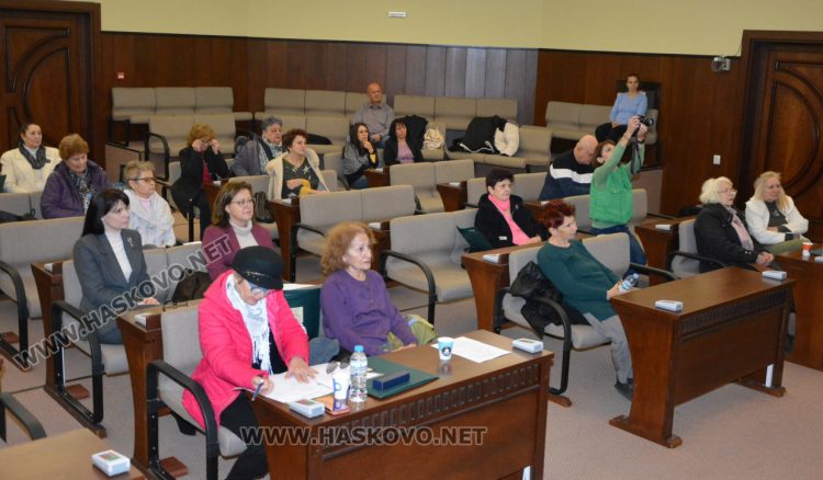 Обучават в Хасково онкоболни и хора с увреждания как да защитават правата си