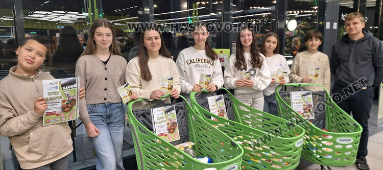 Възрастни хасковлии получиха помощи за Деня на християнското семейство