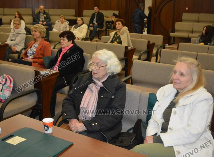 Обучават в Хасково онкоболни и хора с увреждания как да защитават правата си