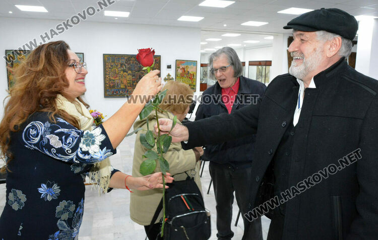 Ваня Велева откри осма самостоятелна изложба в Хасково