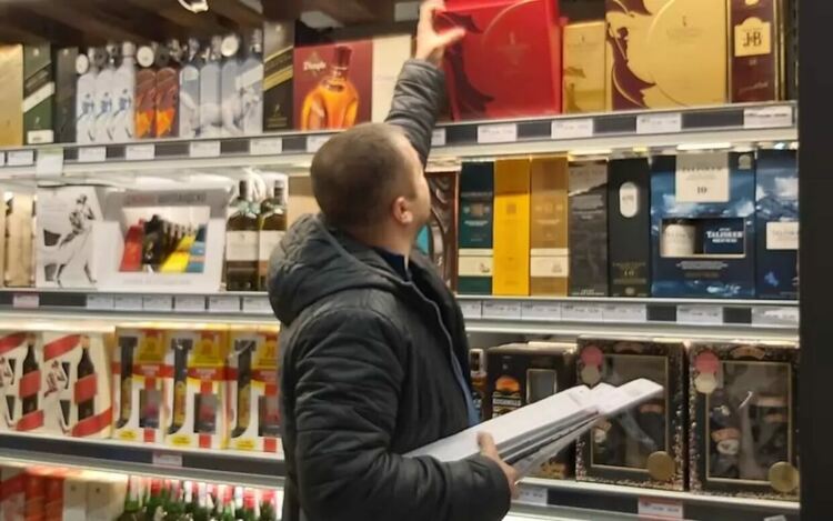 Вдигане на акциза за алкохола е сред мерките за „саниране“ на бюджета