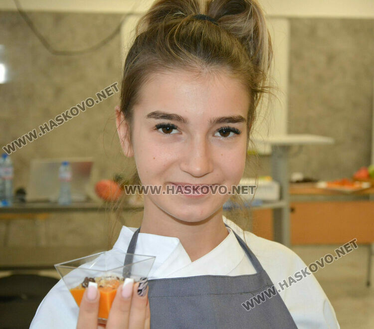 Ученици презентираха ястия от тиква за Деня на християнското семейство