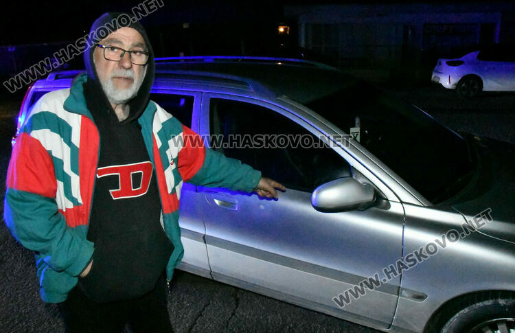 Пешеходец е с опасност за живота след удар от кола