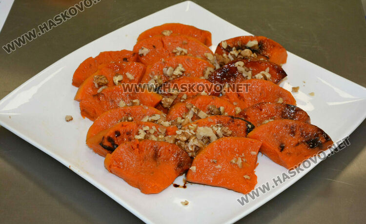 Ученици презентираха ястия от тиква за Деня на християнското семейство