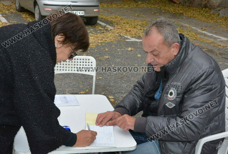 Хасковлии се включиха в кампанията за разделно събиране на опасни отпадъци от бита