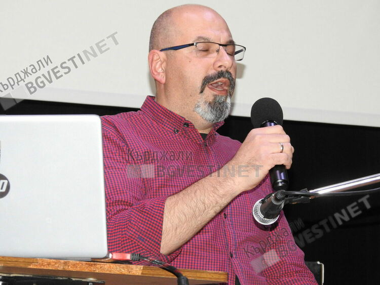 Гръцки музиканти се представиха с витални изпълнения и артистизъм в Кърджали