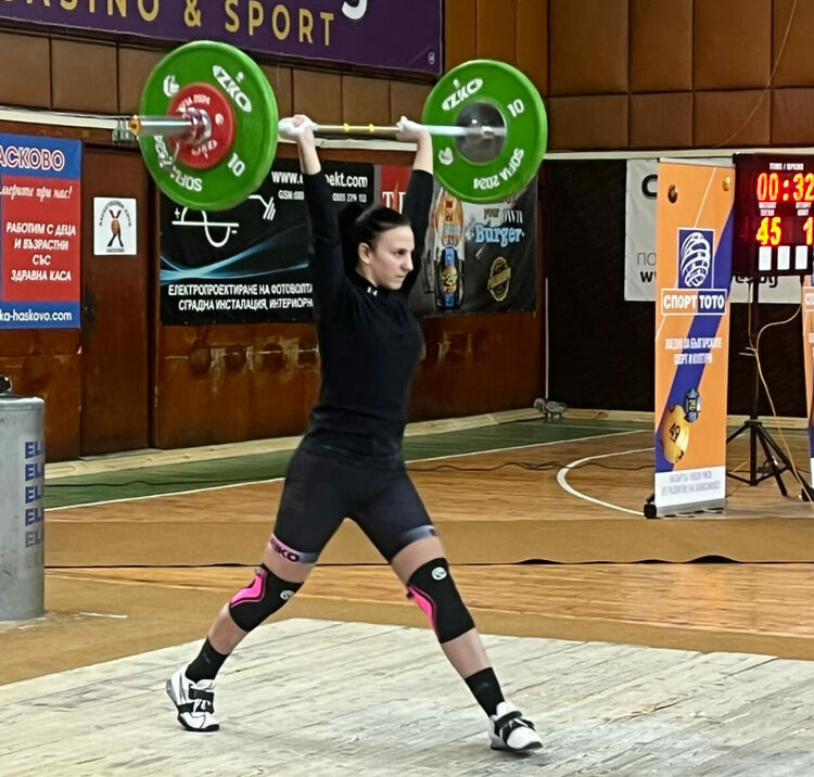 Нова порция успехи за хасковските щанги