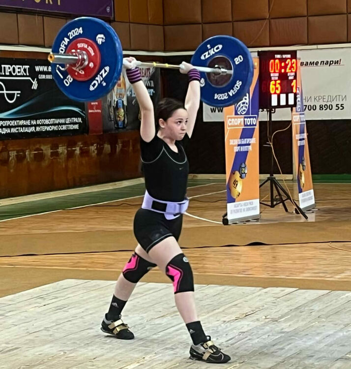 Нова порция успехи за хасковските щанги