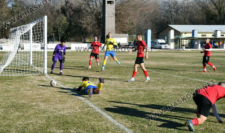 „Димитровград“ срази „Карнобат“ с 5:0, Алексиев с хеттрик
