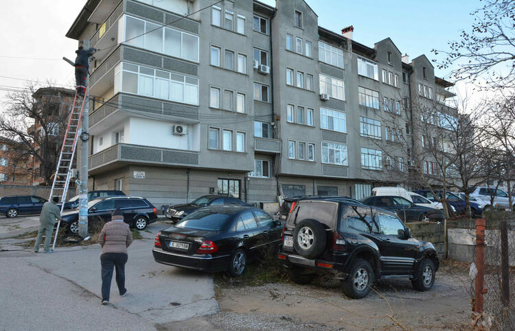 Вятърът в Хасково нанесе редица поражения