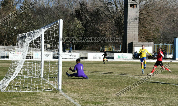 „Димитровград“ срази „Карнобат“ с 5:0, Алексиев с хеттрик